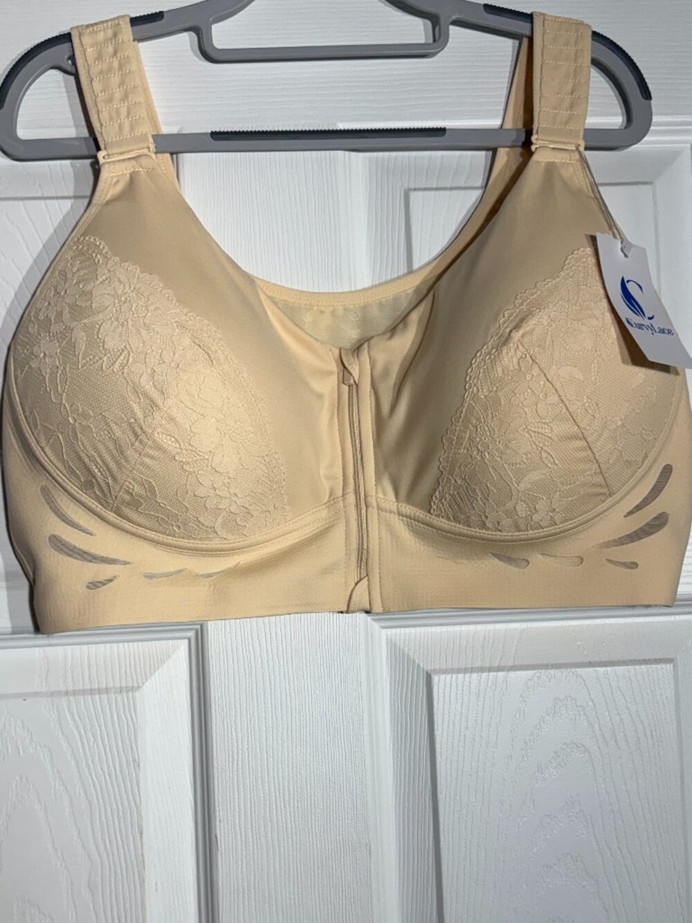 CurvyLace Front Closure Full Coverage Lace Bra Beige 4XL-UP